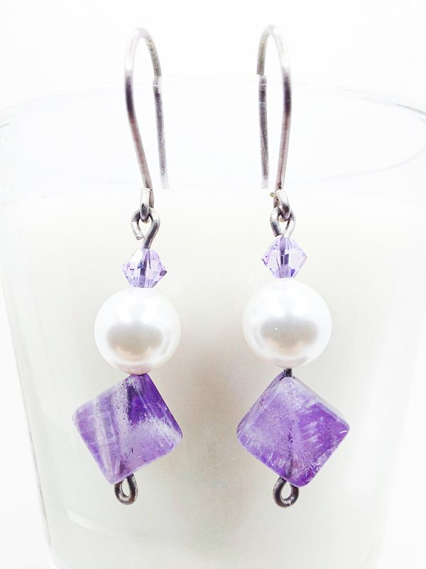 Titanium earrings with rhombus amethyst